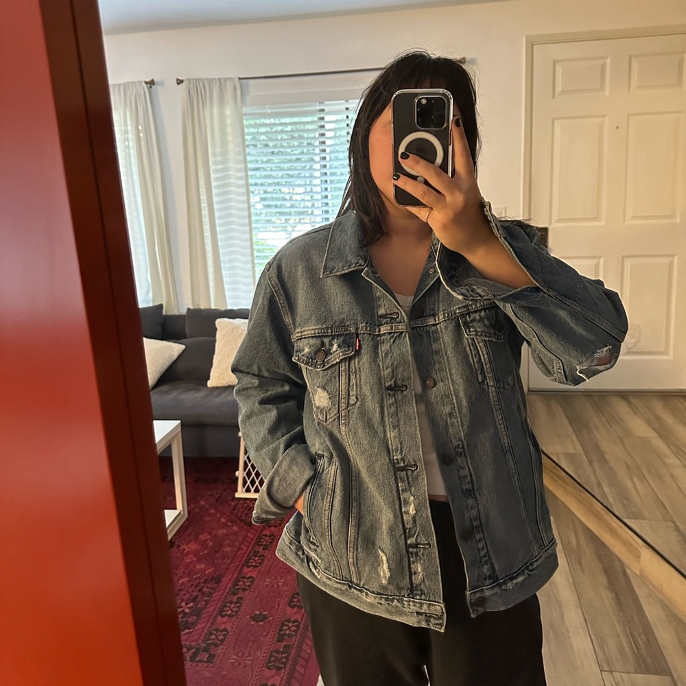 Levi’s Denim Jacket - Picture 5 of 5